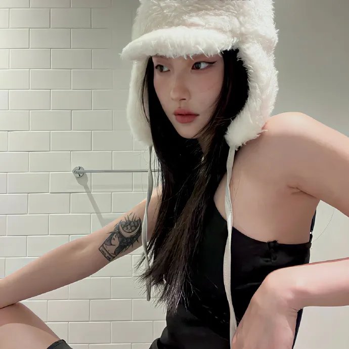 女孩和蜘蛛